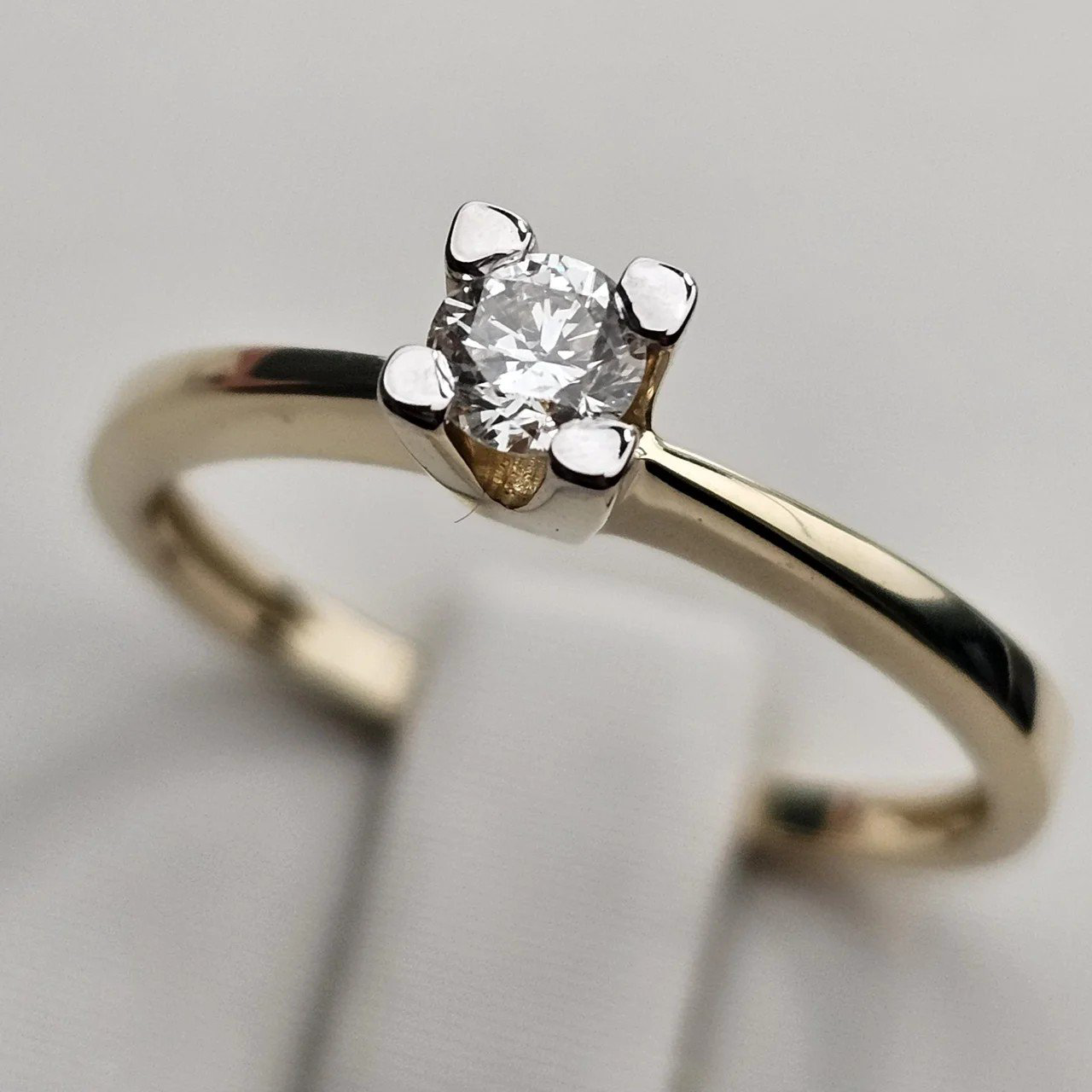 Кольцо Deimantas 111696107 17р 2,12гр 0,20ct. купить,NaN