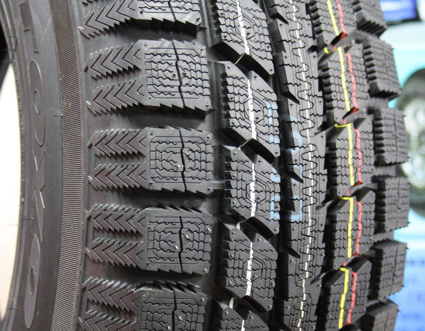 Шина Toyo Observe GSi5 245/70 R16  107S зимняя купить,61971