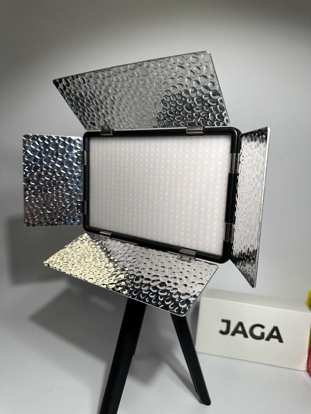 Постоянный свет JAGA 520 PRO-LB37 купить,NaN