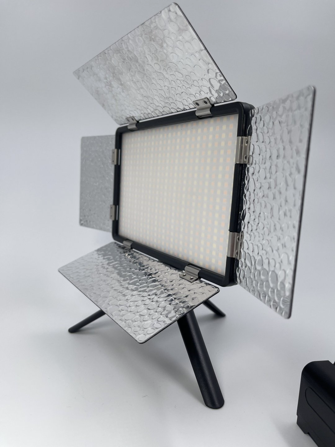 Постоянный свет 520 LED PRO Digitek купить,NaN