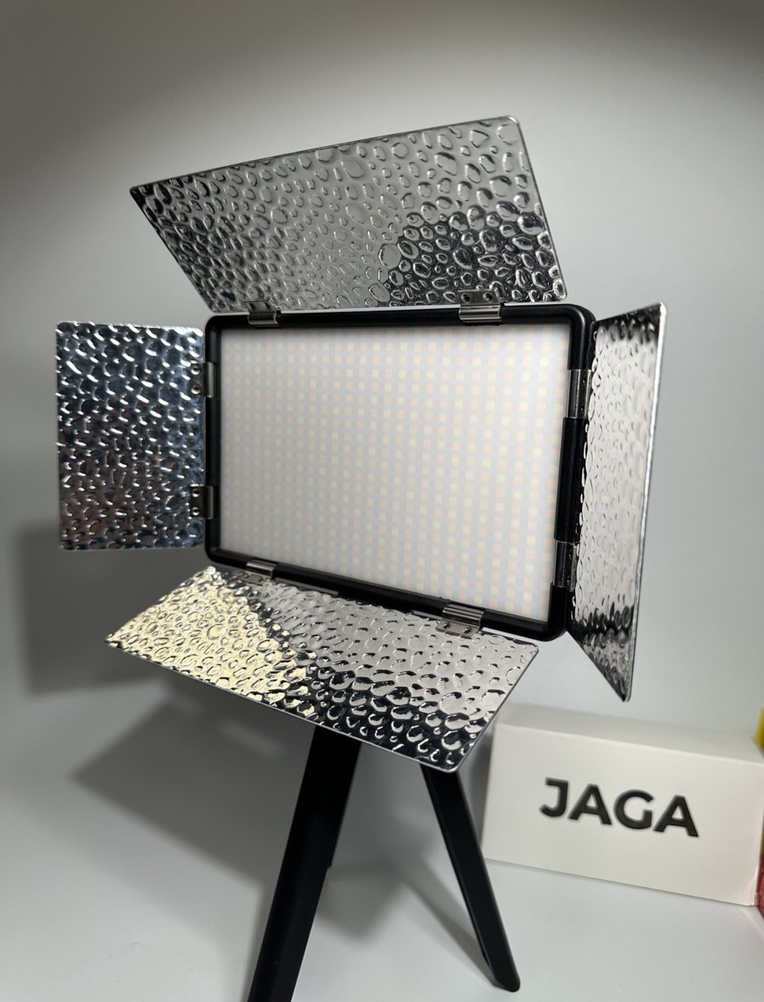 Постоянный свет JAGA VD-520 - ForteMarket Постоянный свет JAGA VD-520 купить,0