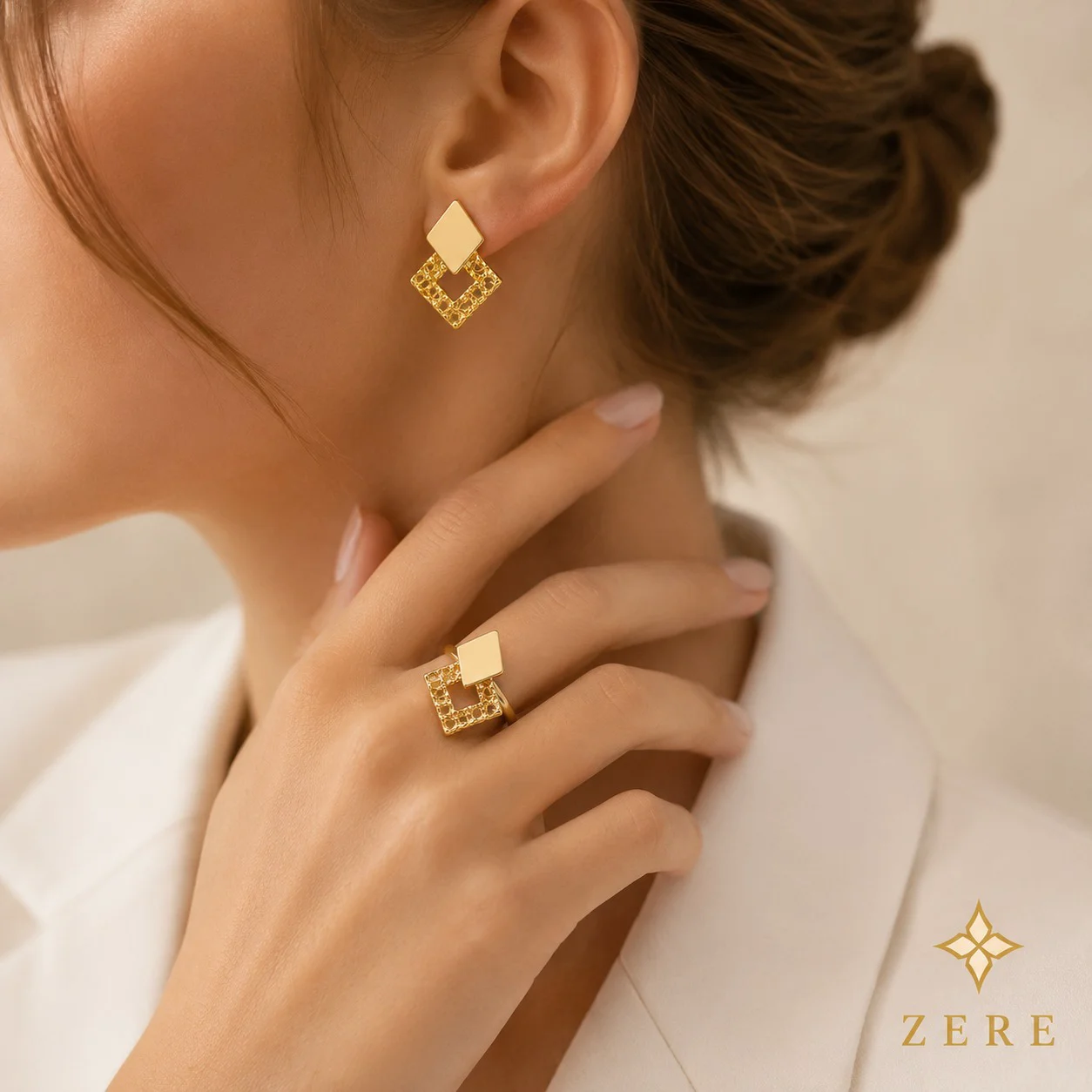 Золотой комплект ZERE 585 пробы, серьги и кольцо Геометрия 6.86 гр 18.5 р купить,544300