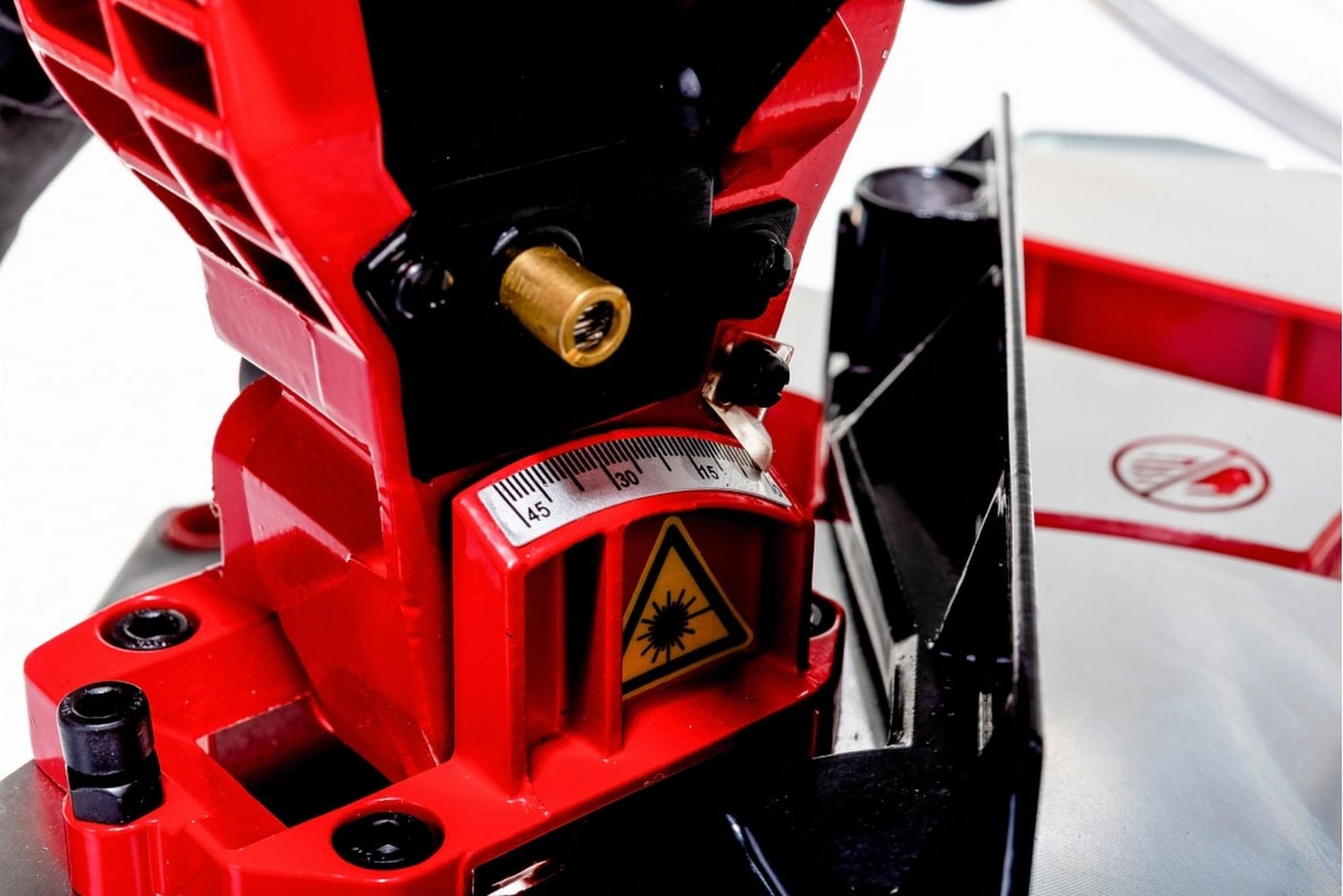 Пила торцовочная Einhell 4300890 купить,69900