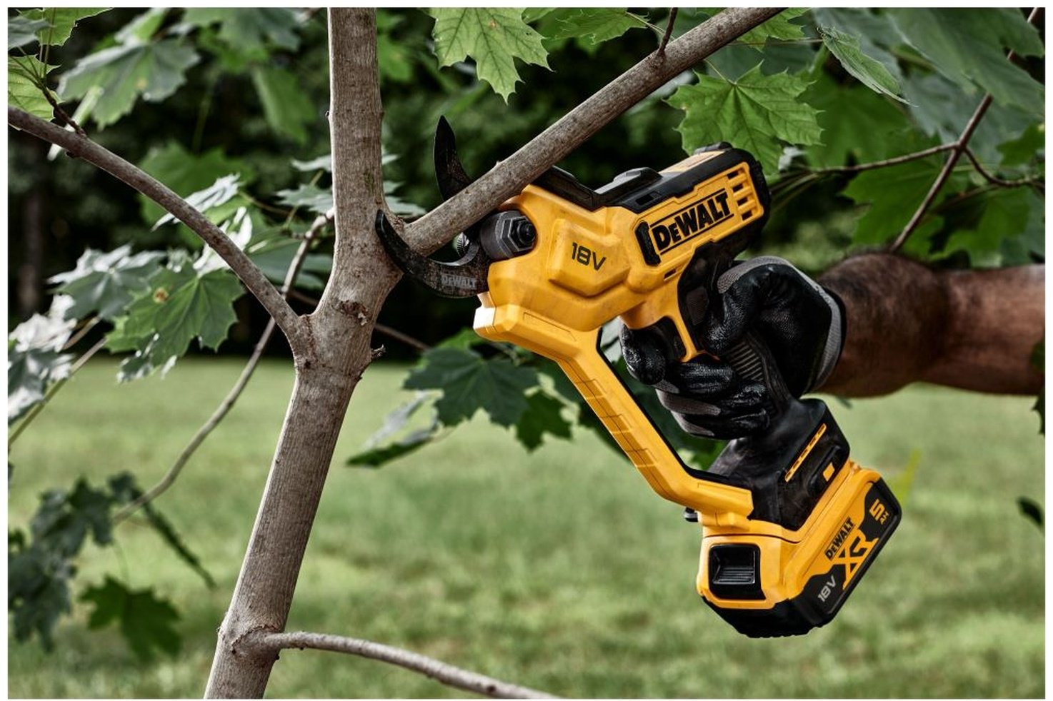 Секатор для веток DeWALT, диаметр среза: 38 мм