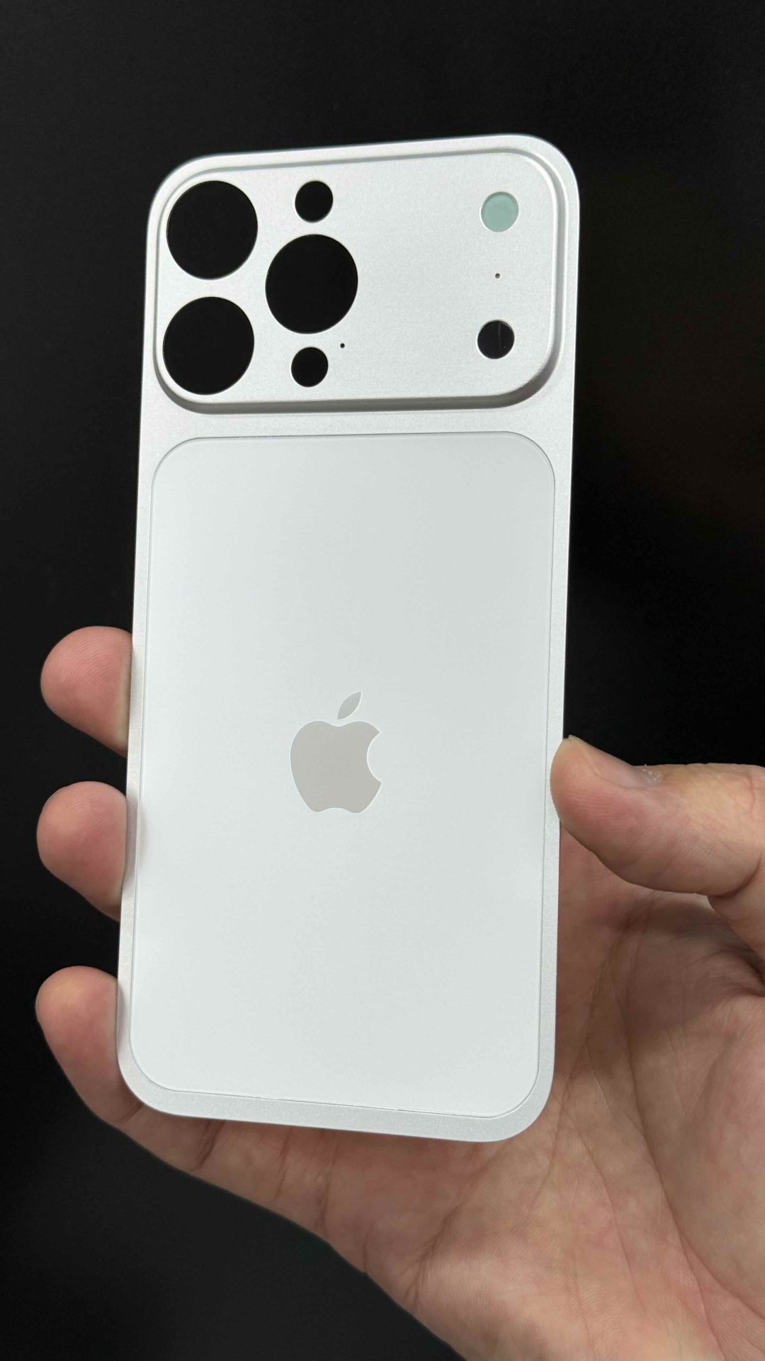 Чехол для Apple iPhone 16 Pro Max серый купить,1500