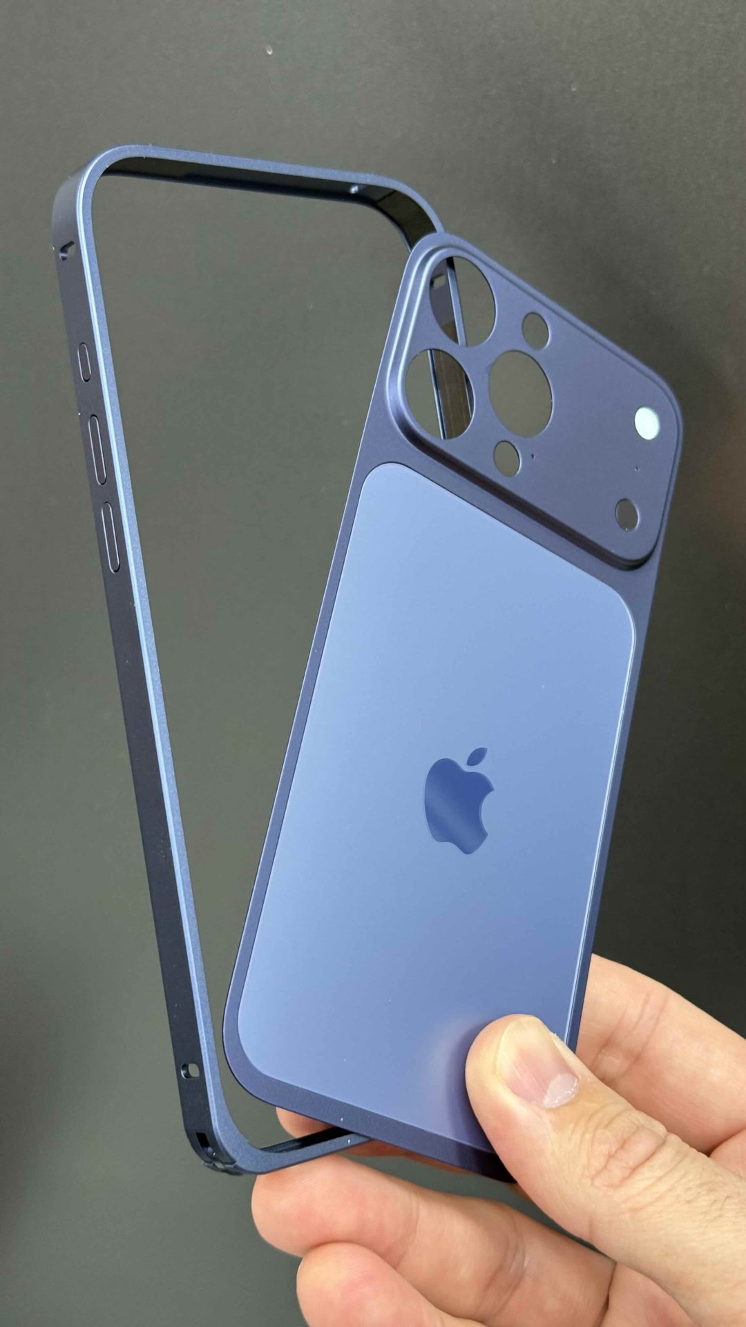 Чехол для Apple iPhone 16 Pro Max синий - ForteMarket Чехол для Apple iPhone 16 Pro Max синий купить,1500