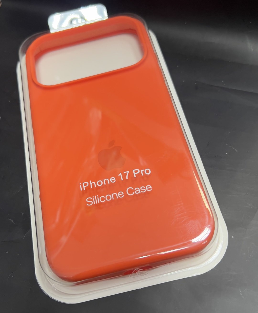 Чехол для Apple iPhone 17 Pro оранжевый - ForteMarket Чехол для Apple iPhone 17 Pro оранжевый купить,1118