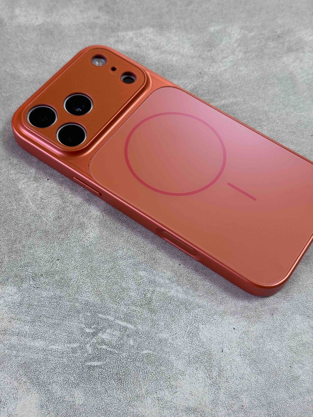 Чехол для Apple iPhone 17 Pro оранжевый купить,1699
