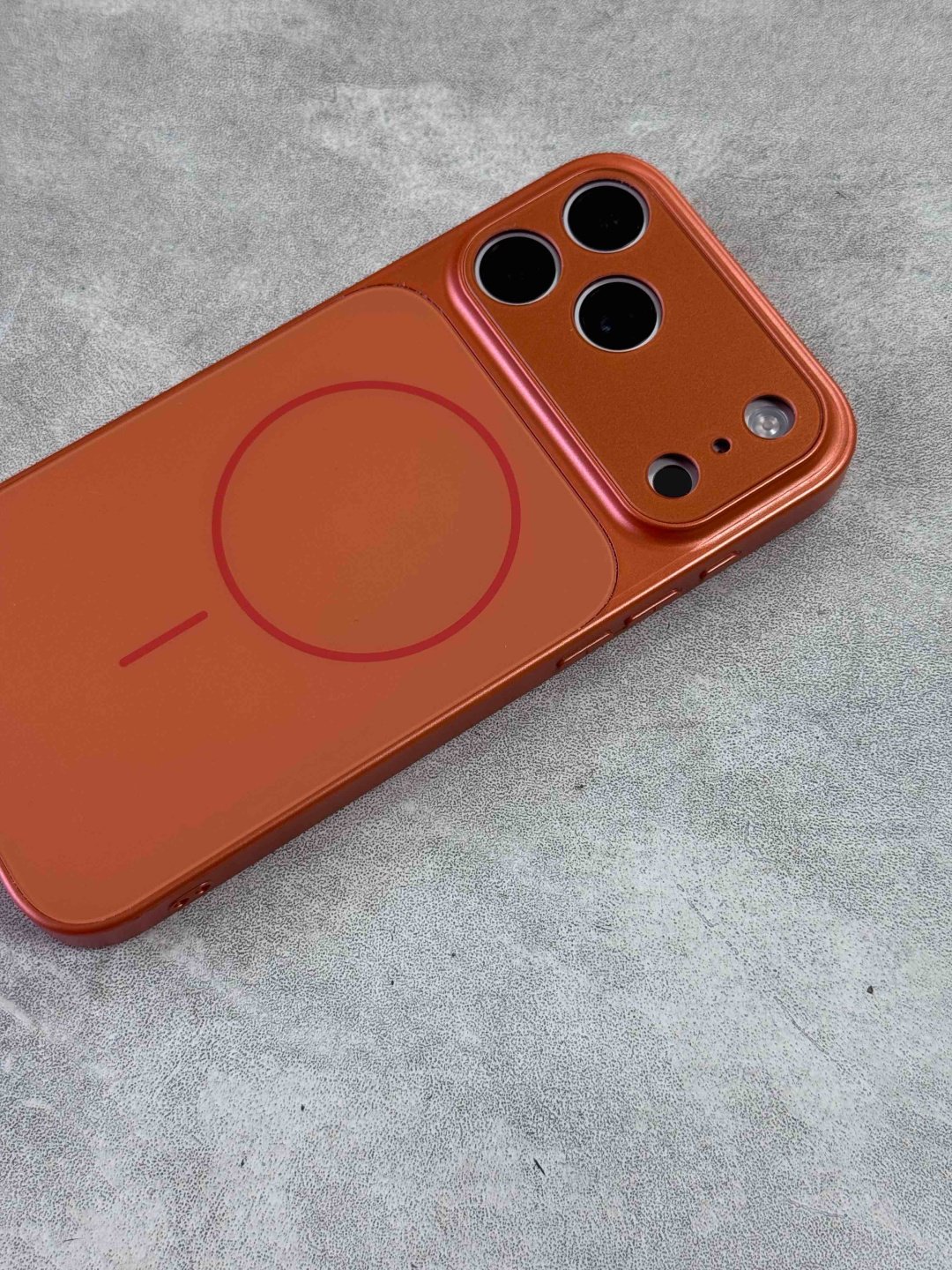 Чехол для Apple iPhone 17 Pro оранжевый купить,1699