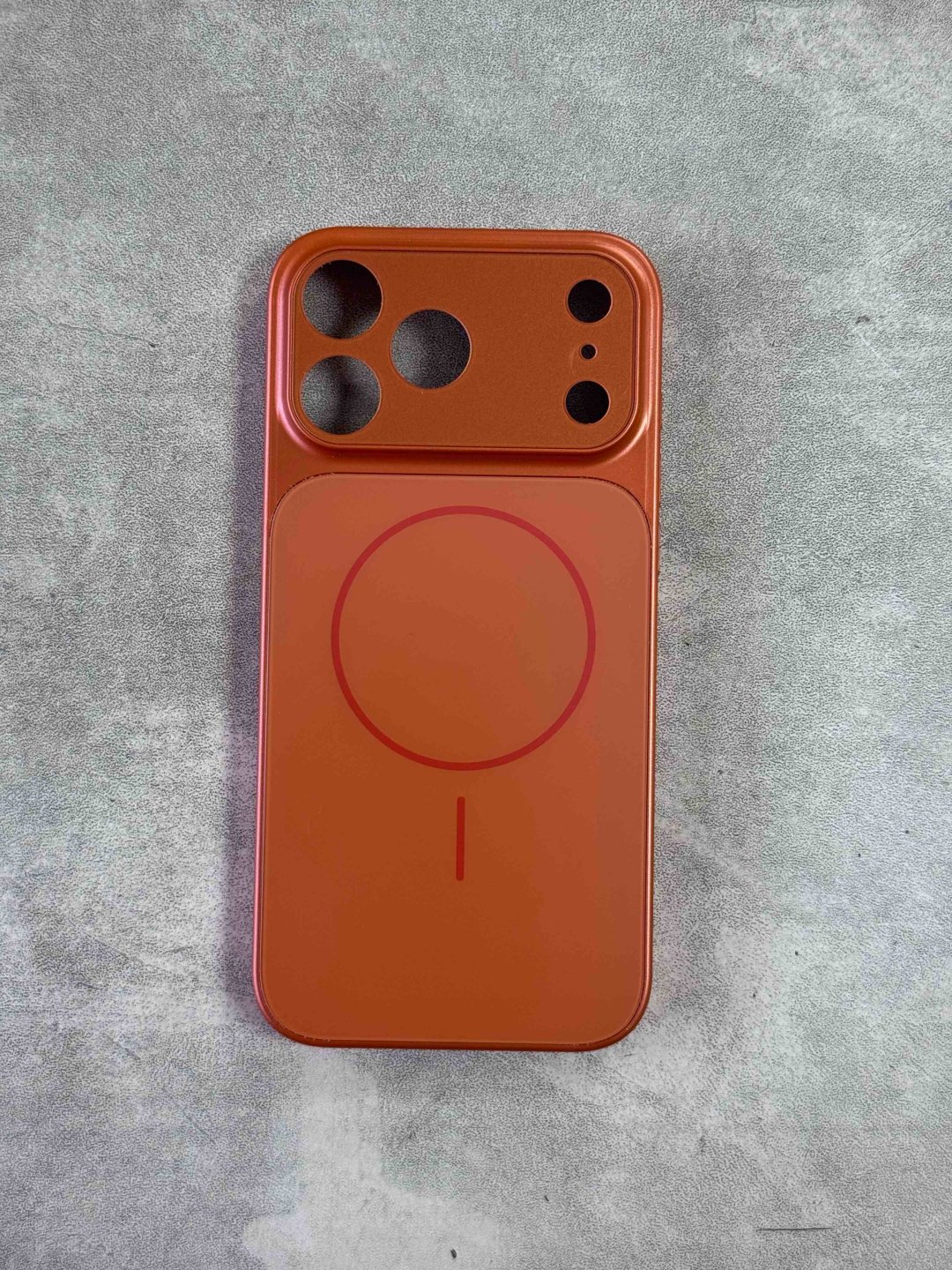 Чехол для Apple iPhone 17 Pro оранжевый купить,1699