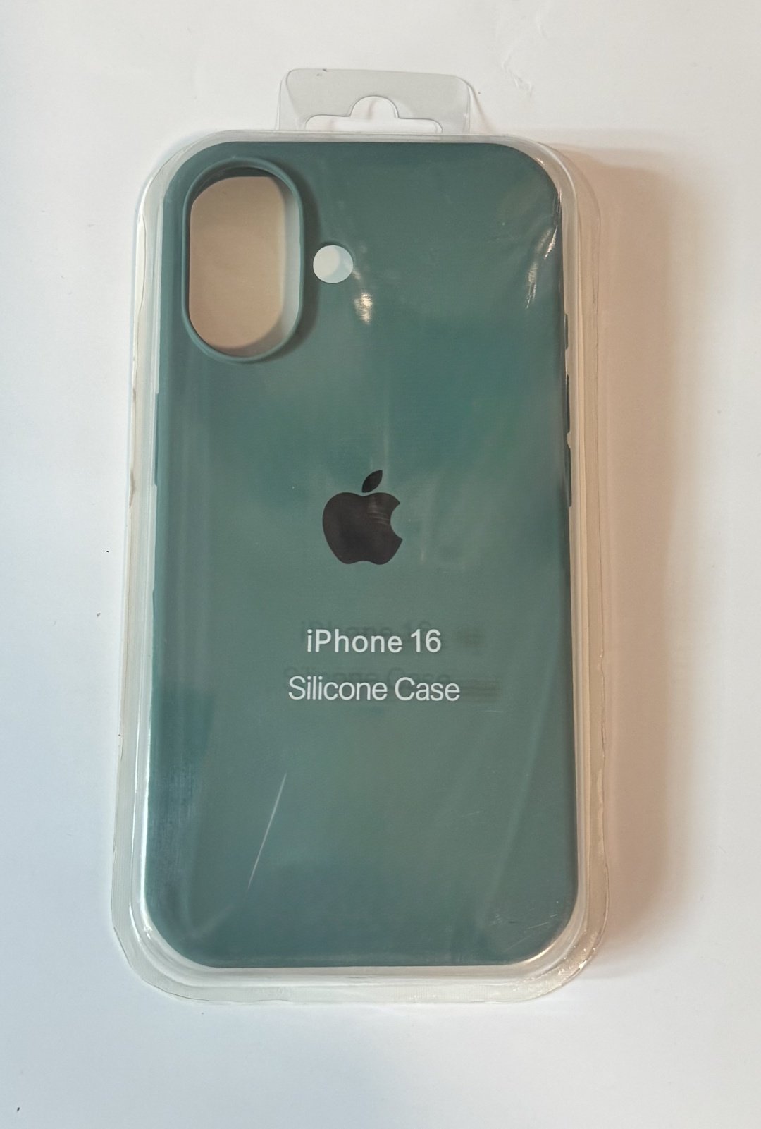 Чехол для Apple iPhone 16 темно-зеленый купить,970