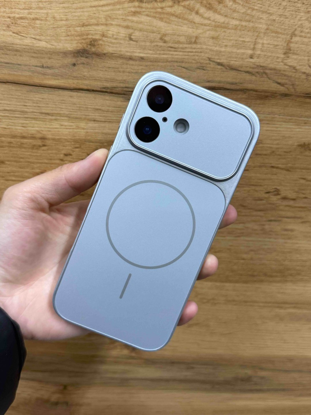 Чехол NOMADS CASE для Apple iPhone 16 серебряный купить,1338