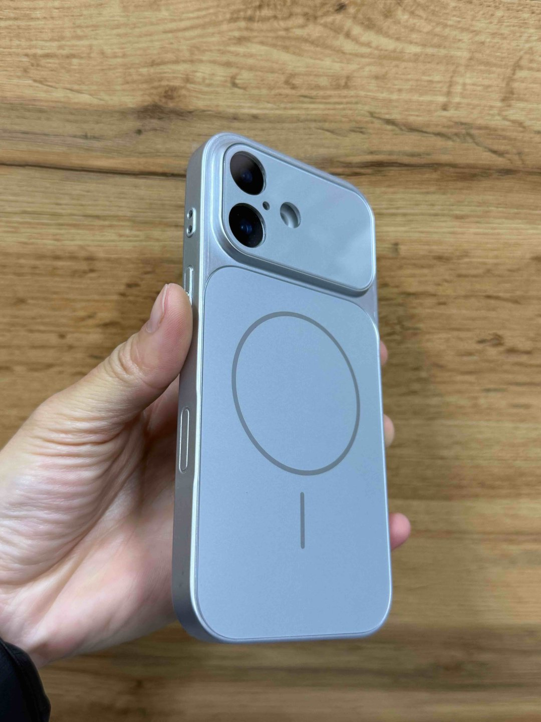 Чехол NOMADS CASE для Apple iPhone 16 серебряный купить,1338