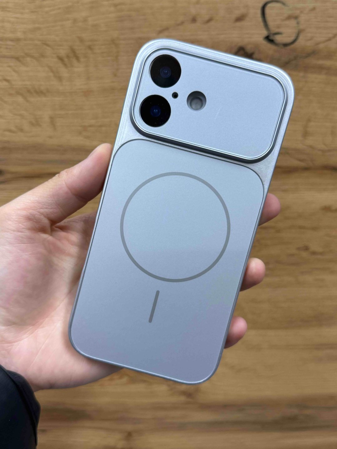 Чехол NOMADS CASE для Apple iPhone 16 серебряный купить,1338