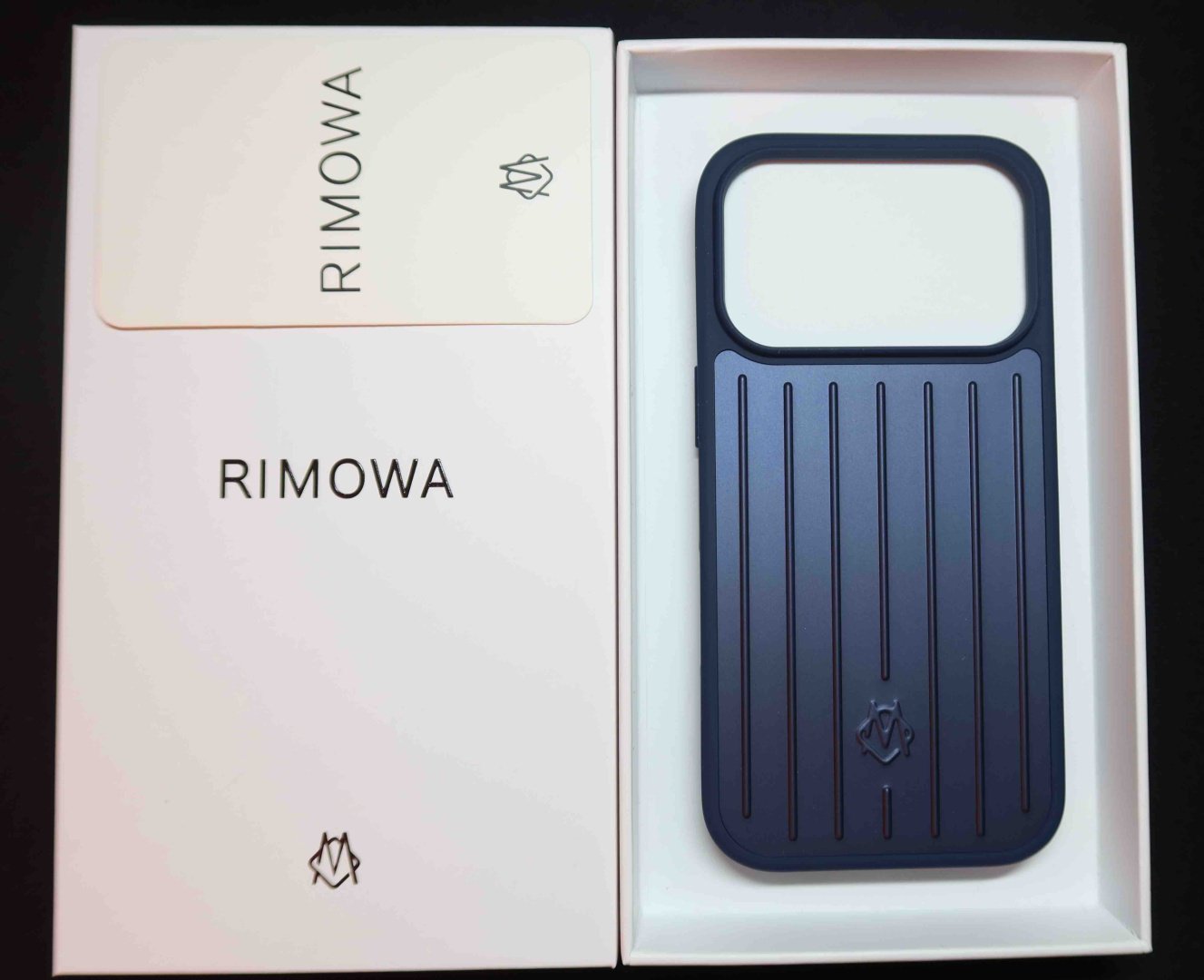 Чехол Rimowa для Apple iPhone 17 Pro Max синий купить,7990