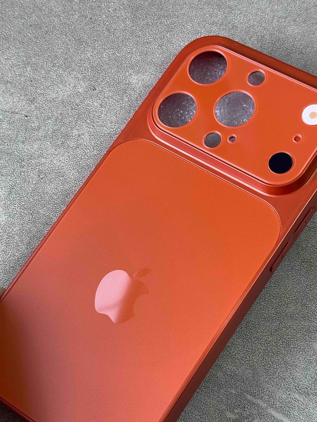 Чехол для Apple iPhone 16 Pro Max оранжевый - ForteMarket Чехол для Apple iPhone 16 Pro Max оранжевый купить,1500