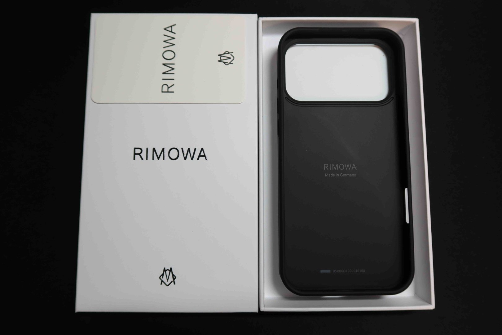 Чехол Rimowa для Apple iPhone 17 Pro Max черный - ForteMarket Чехол Rimowa для Apple iPhone 17 Pro Max черный купить,8954