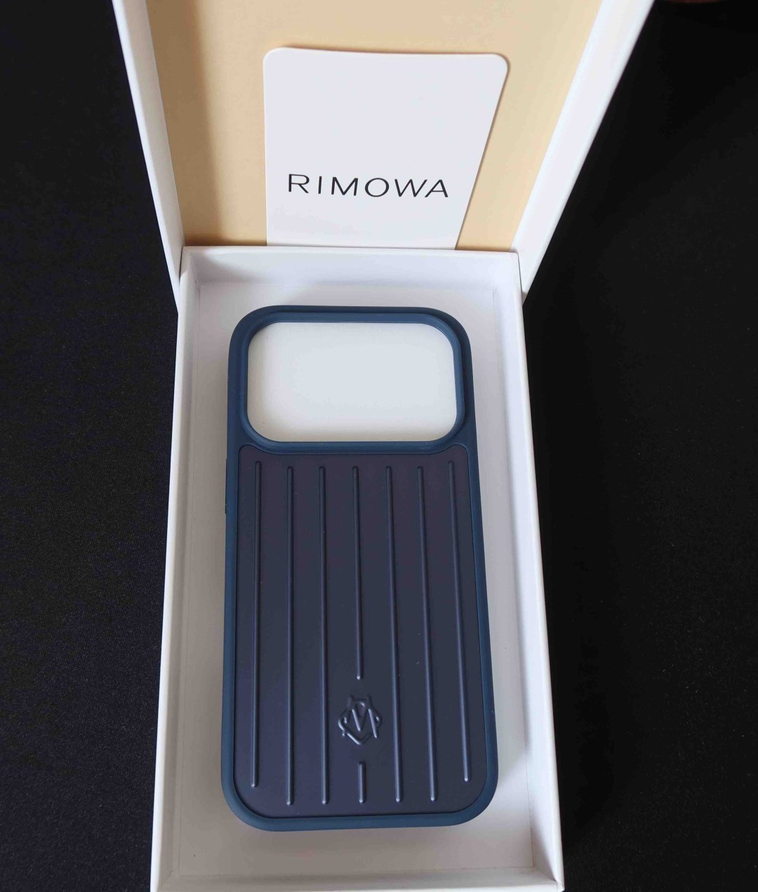 Чехол Rimowa для Apple iPhone 17 Pro синий купить,7990