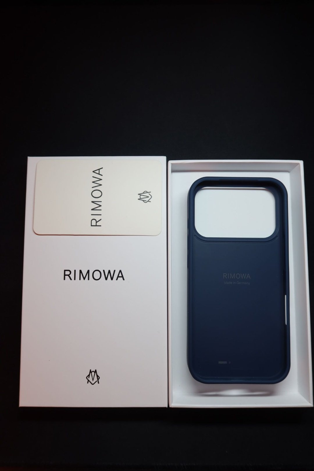 Чехол Rimowa для Apple iPhone 17 Pro синий купить,7990