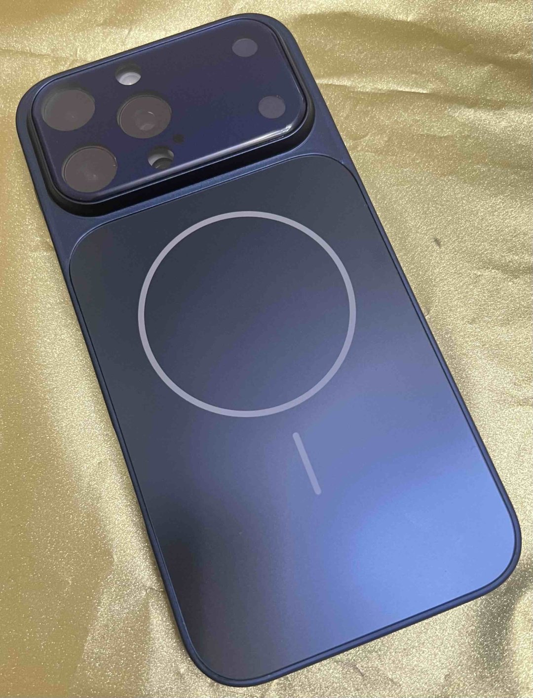 Чехол Fashion Case для Apple iPhone 16 Pro темно-синий - ForteMarket Чехол Fashion Case для Apple iPhone 16 Pro темно-синий купить,1379