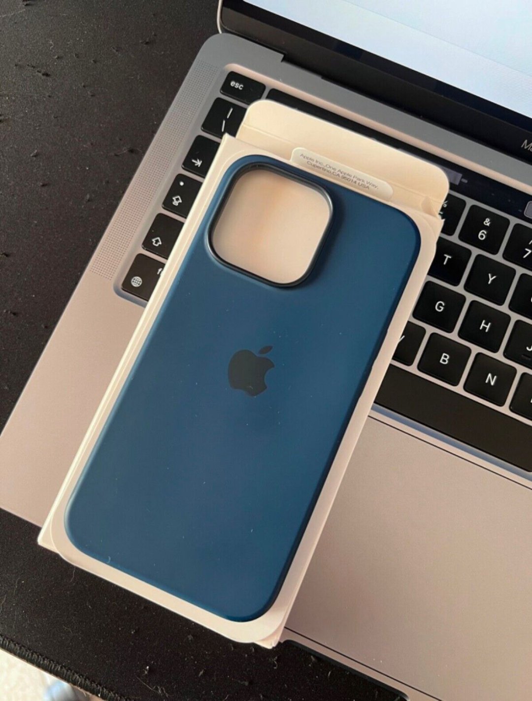 Чехол для Apple iPhone 16 Pro синий - ForteMarket Чехол для Apple iPhone 16 Pro синий купить,5058