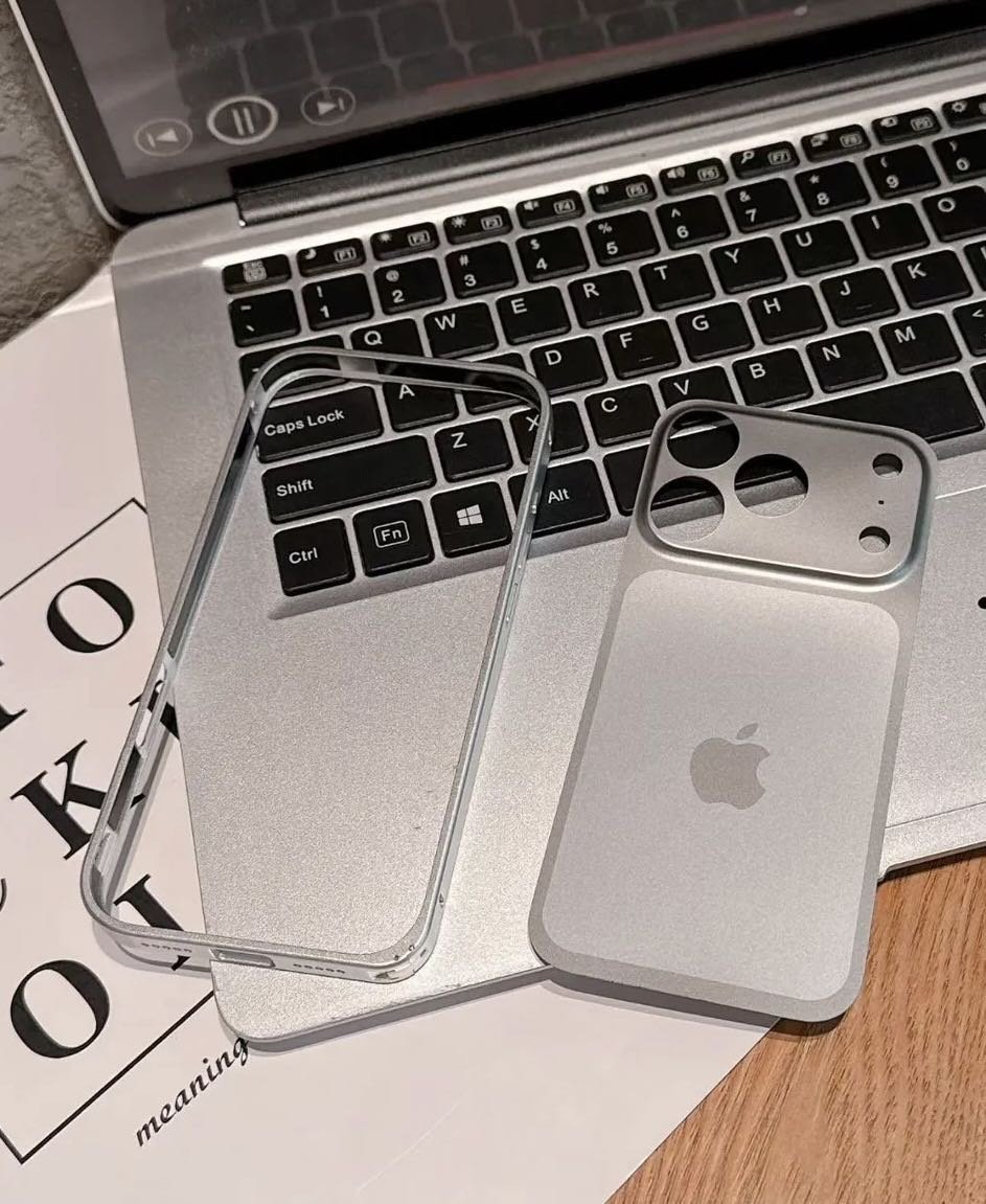 Чехол для Apple iPhone 16 Pro Max серый купить,1500