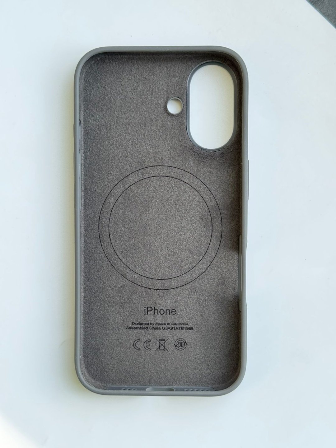 Чехол для Apple iPhone 16 зеленый купить,4989