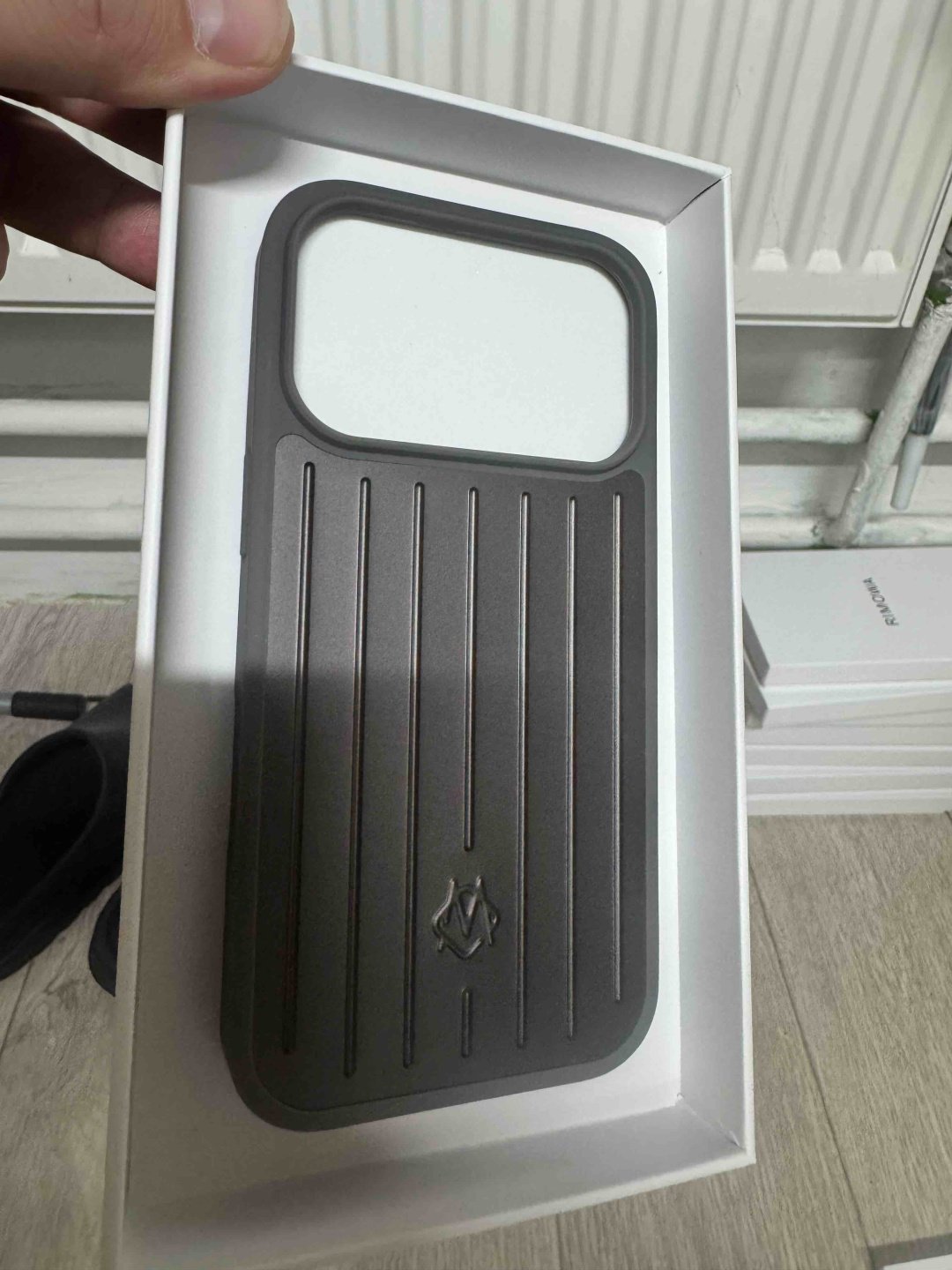 Чехол Rimowa для Apple iPhone 17 Pro Max, iPhone 17 Pro черный - ForteMarket Чехол Rimowa для Apple iPhone 17 Pro Max, iPhone 17 Pro черный купить,11968