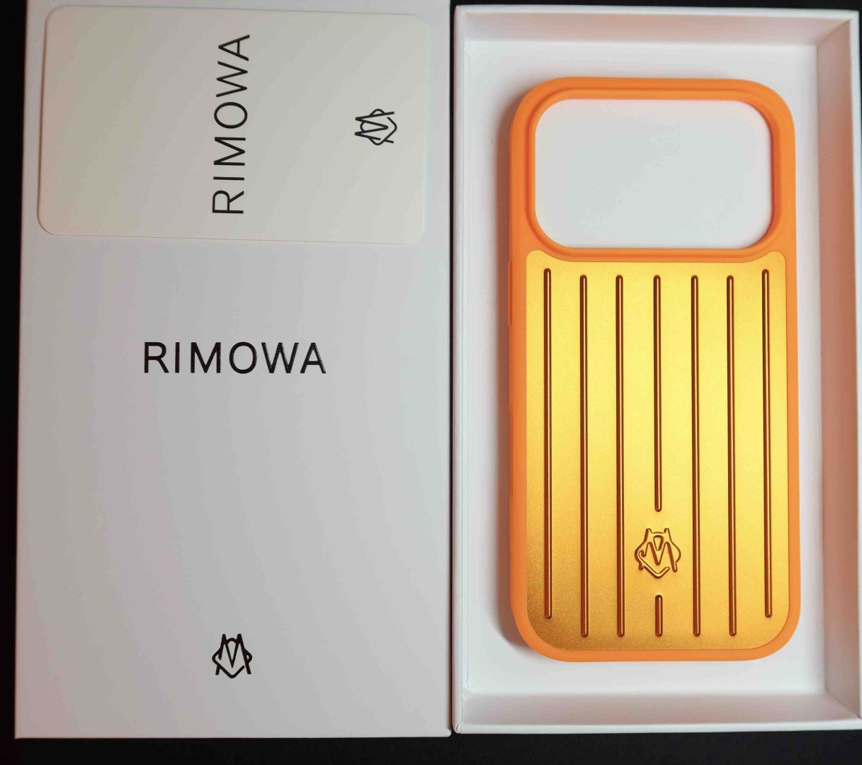 Чехол Rimowa для Apple iPhone 17 Pro Max оранжевый купить,7990