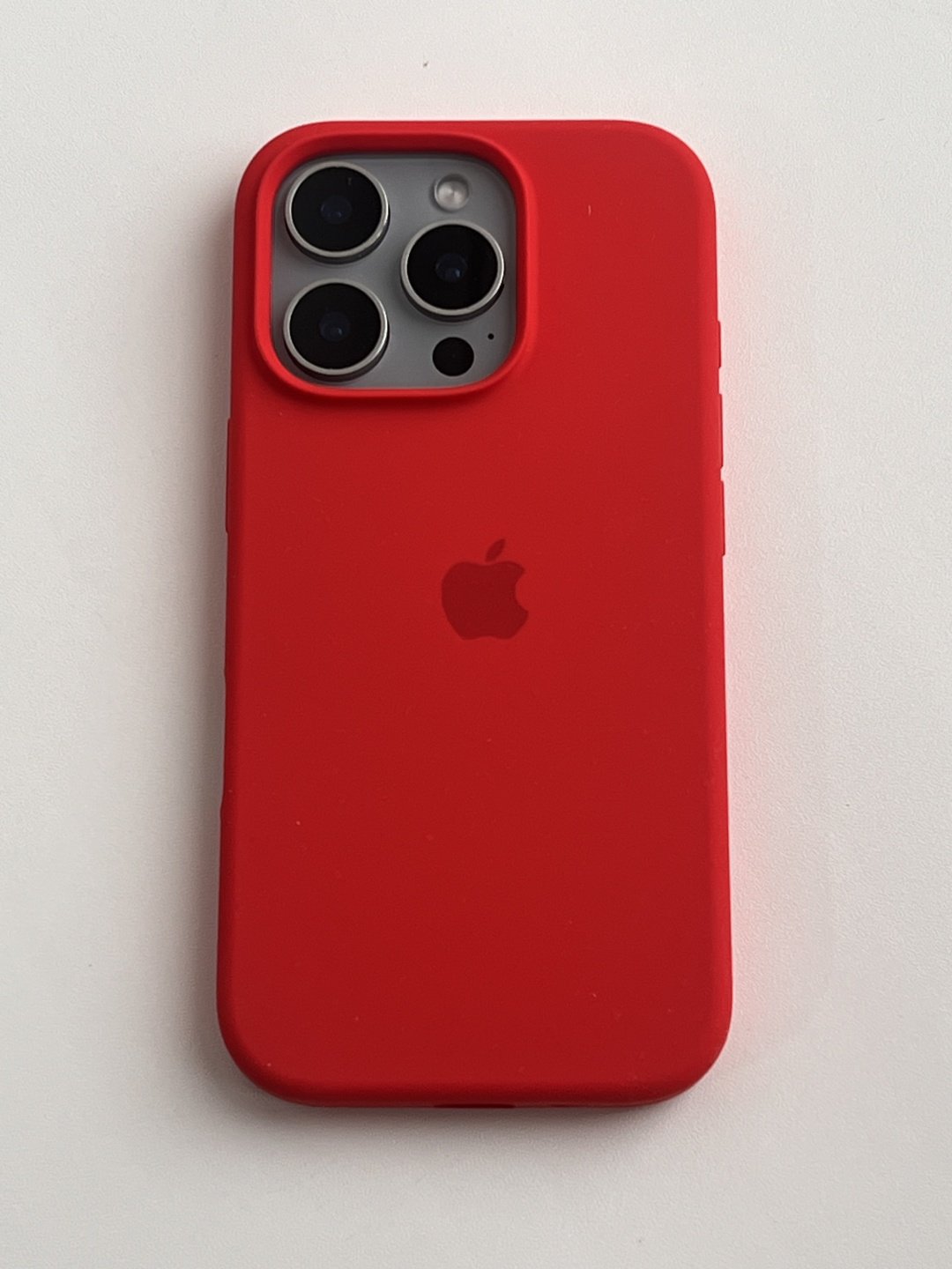 Чехол для Apple iPhone 16 Pro красный - ForteMarket Чехол для Apple iPhone 16 Pro красный купить,579