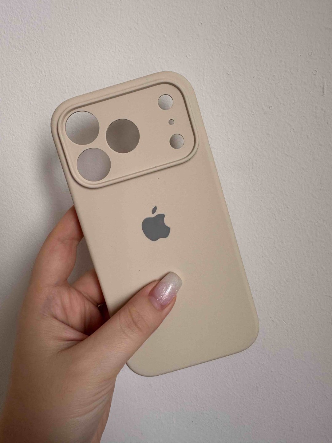 Чехол для Apple iPhone 17 Pro бежевый купить,867
