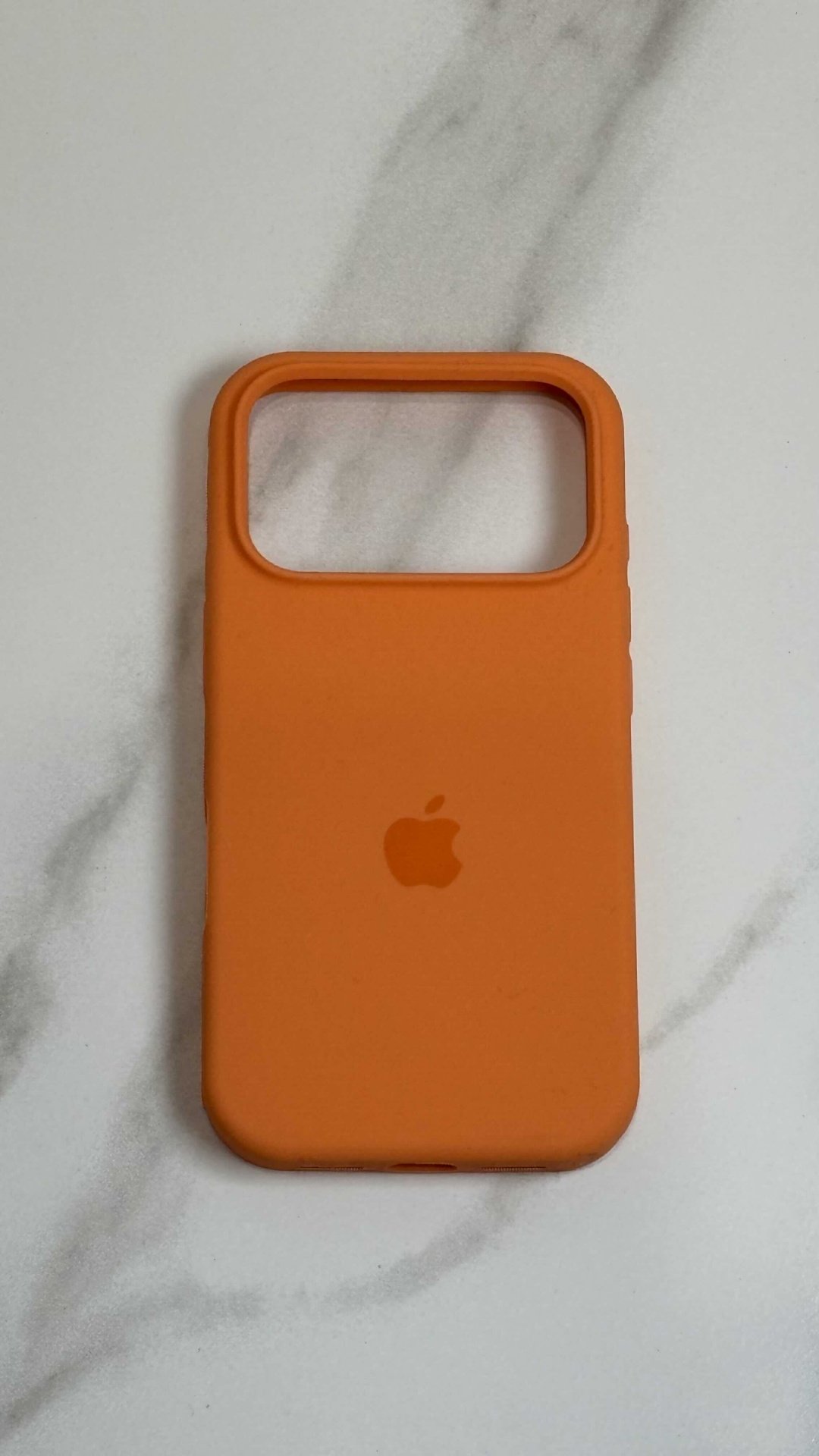 Чехол для Apple iPhone 17 Pro оранжевый купить,547