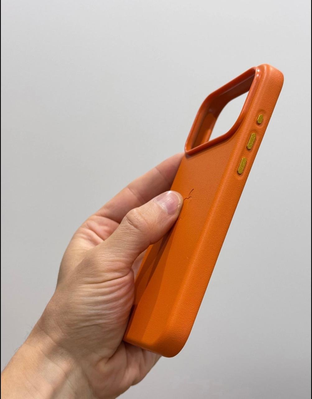 Чехол для Apple iPhone 17 Pro оранжевый купить,4997