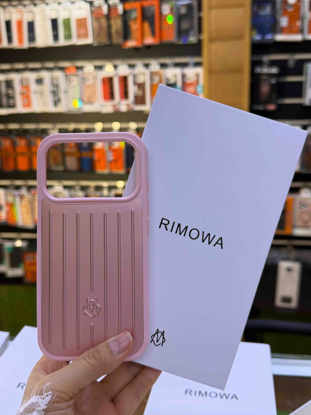 Чехол Rimowa для Apple iPhone 17 Pro Max, iPhone 17 Pro розовый - ForteMarket Чехол Rimowa для Apple iPhone 17 Pro Max, iPhone 17 Pro розовый купить,9251