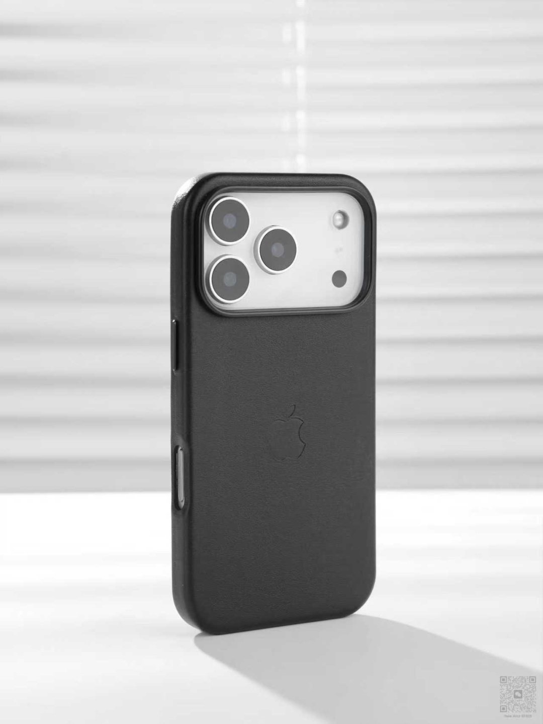 Чехол для Apple iPhone 17 Pro Max черный купить,4999