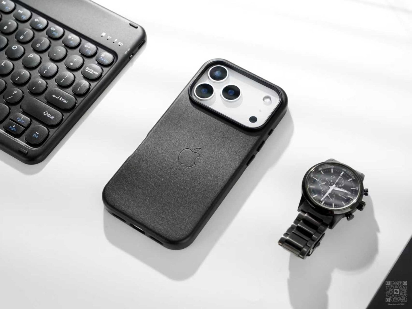 Чехол для Apple iPhone 17 Pro Max черный купить,4999