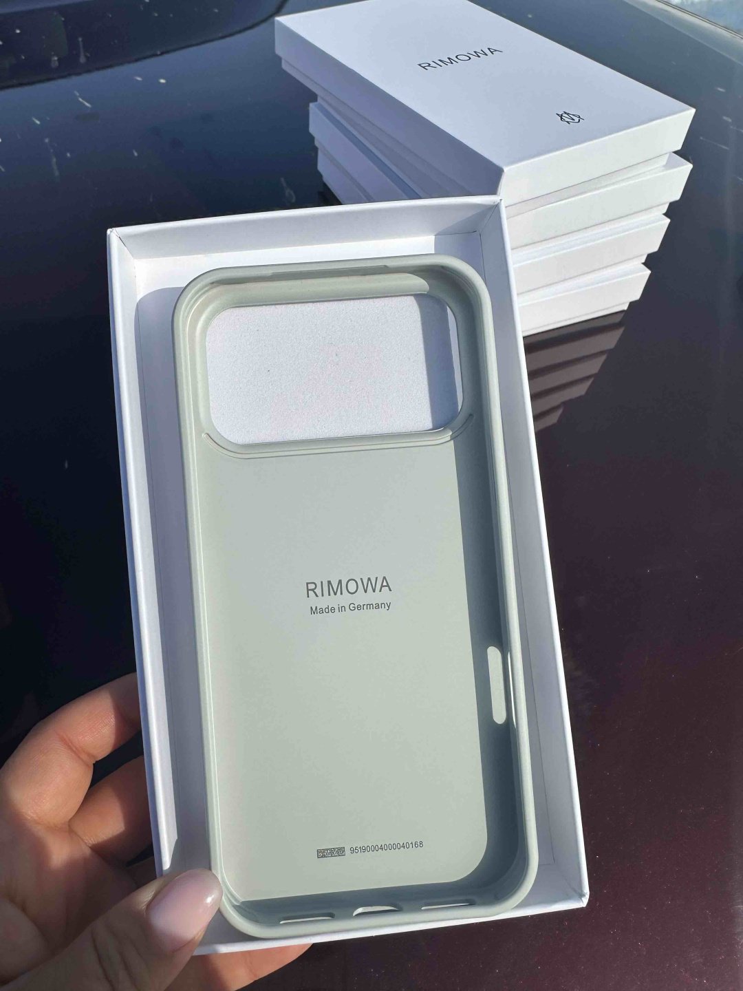 Чехол Rimowa для Apple iPhone 17 Pro серебристый купить,12000