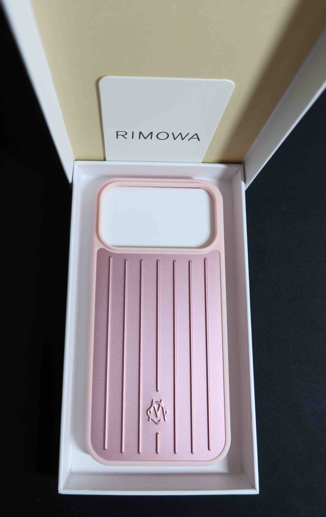 Чехол Rimowa для Apple iPhone 17 Pro розовый купить,8986
