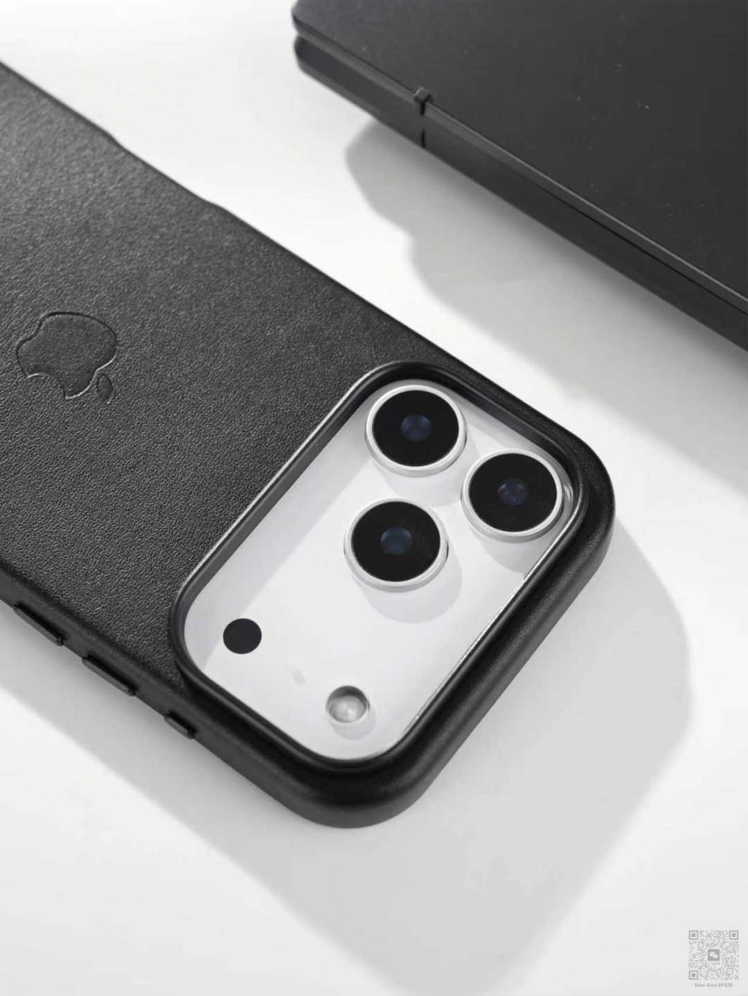 Чехол для Apple iPhone 17 Pro Max черный купить,4999