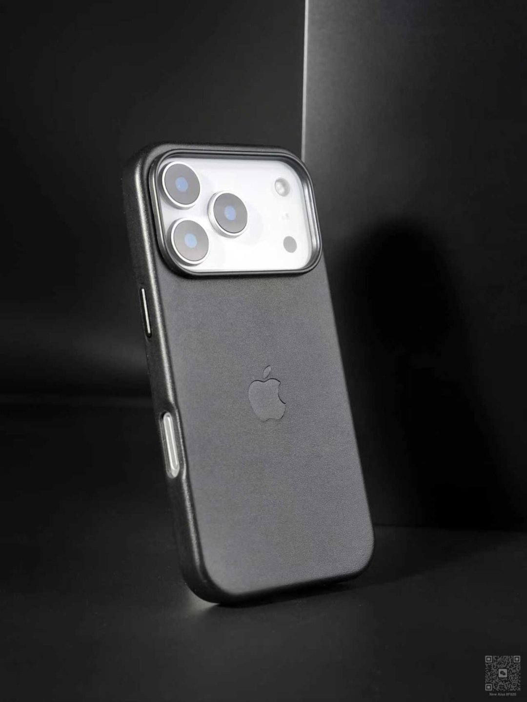 Чехол для Apple iPhone 17 Pro Max черный купить,4999
