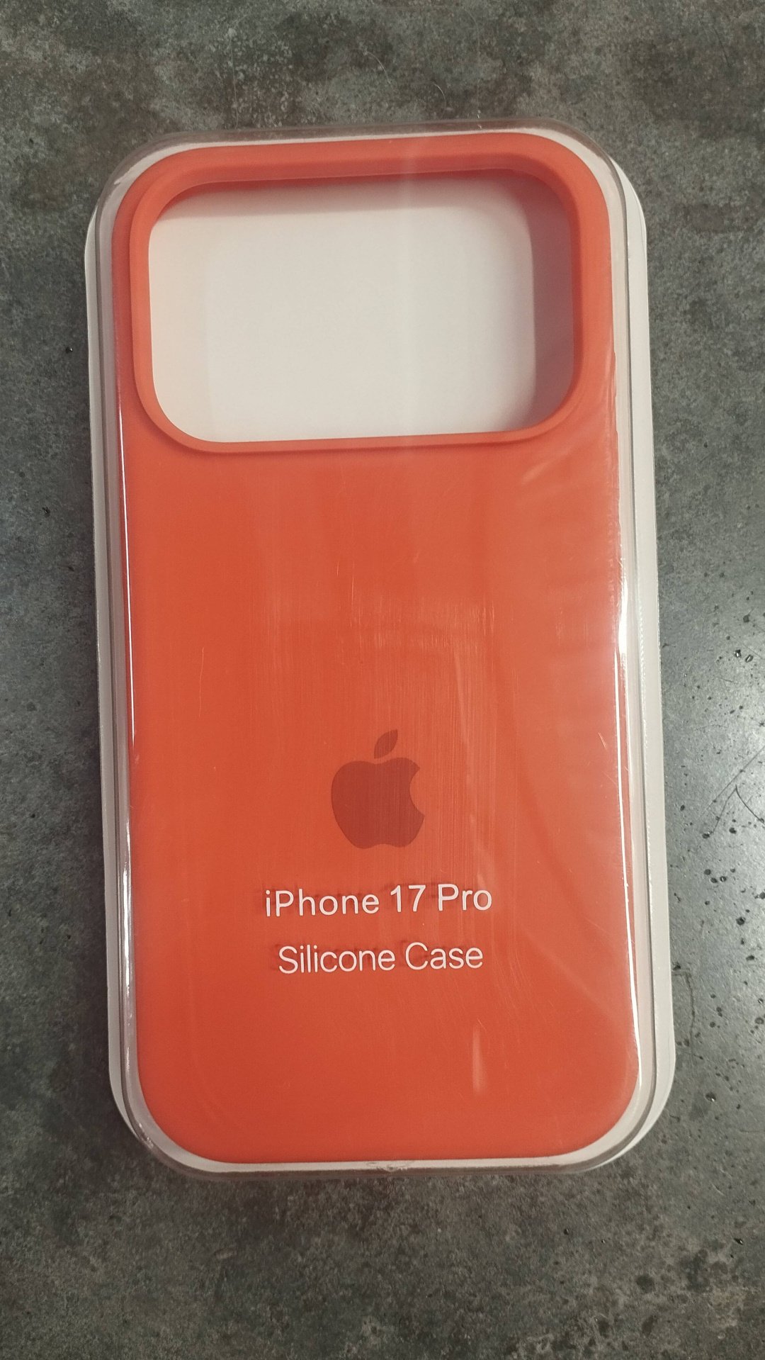 Чехол AMG для Apple iPhone 17 Pro оранжевый купить,588