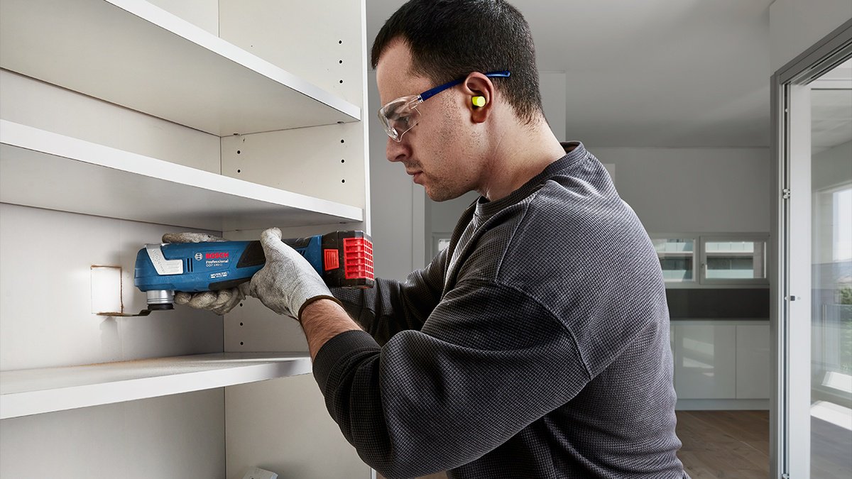 Аккумуляторный универсальный резак Bosch Professional GOP 185-LI, 06018G2020 - ForteMarket Аккумуляторный универсальный резак Bosch Professional GOP 185-LI, 06018G2020 купить,108200