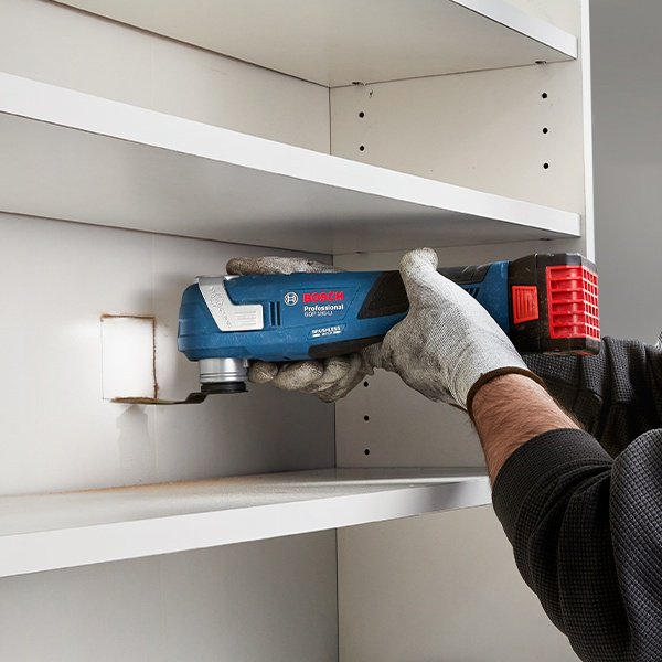 Аккумуляторный универсальный резак Bosch Professional GOP 185-LI, 06018G2020 - ForteMarket Аккумуляторный универсальный резак Bosch Professional GOP 185-LI, 06018G2020 купить,108200