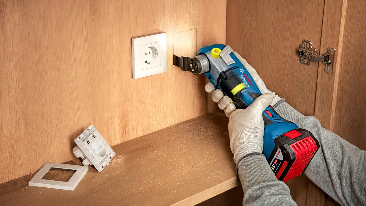 Аккумуляторный универсальный резак Bosch Professional GOP 185-LI, 06018G2020 - ForteMarket Аккумуляторный универсальный резак Bosch Professional GOP 185-LI, 06018G2020 купить,108200