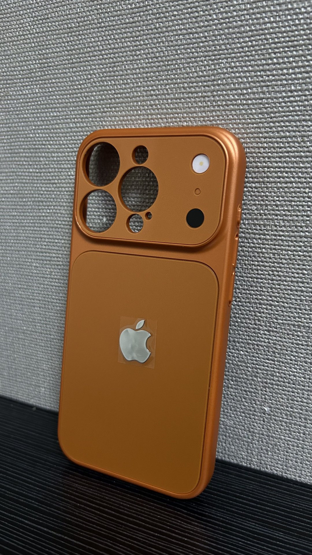 Чехол A STEEL для Apple iPhone 15 Pro оранжевый купить,1500