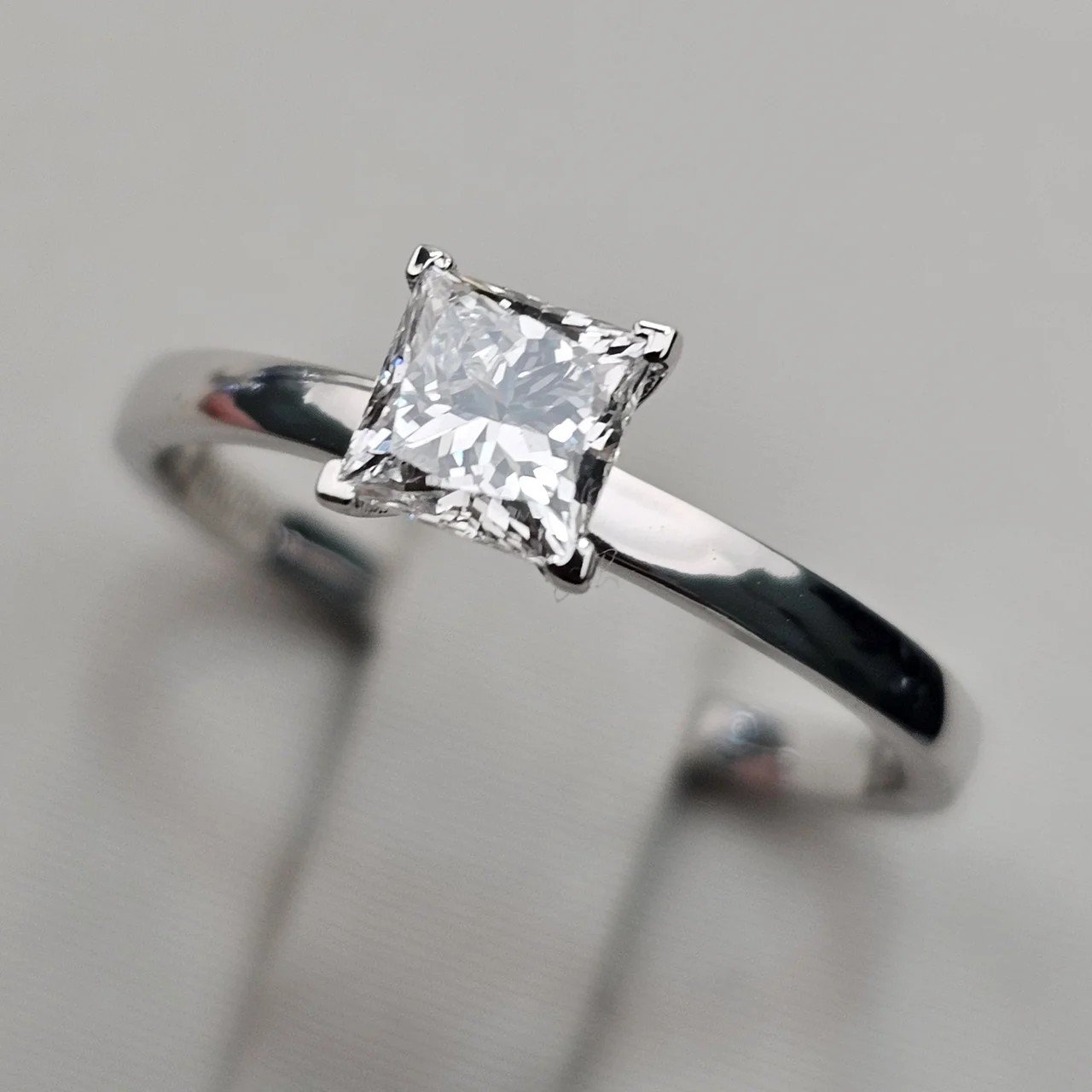 Кольцо Deimantas 111995477 16,5р 0,59ct. купить,NaN