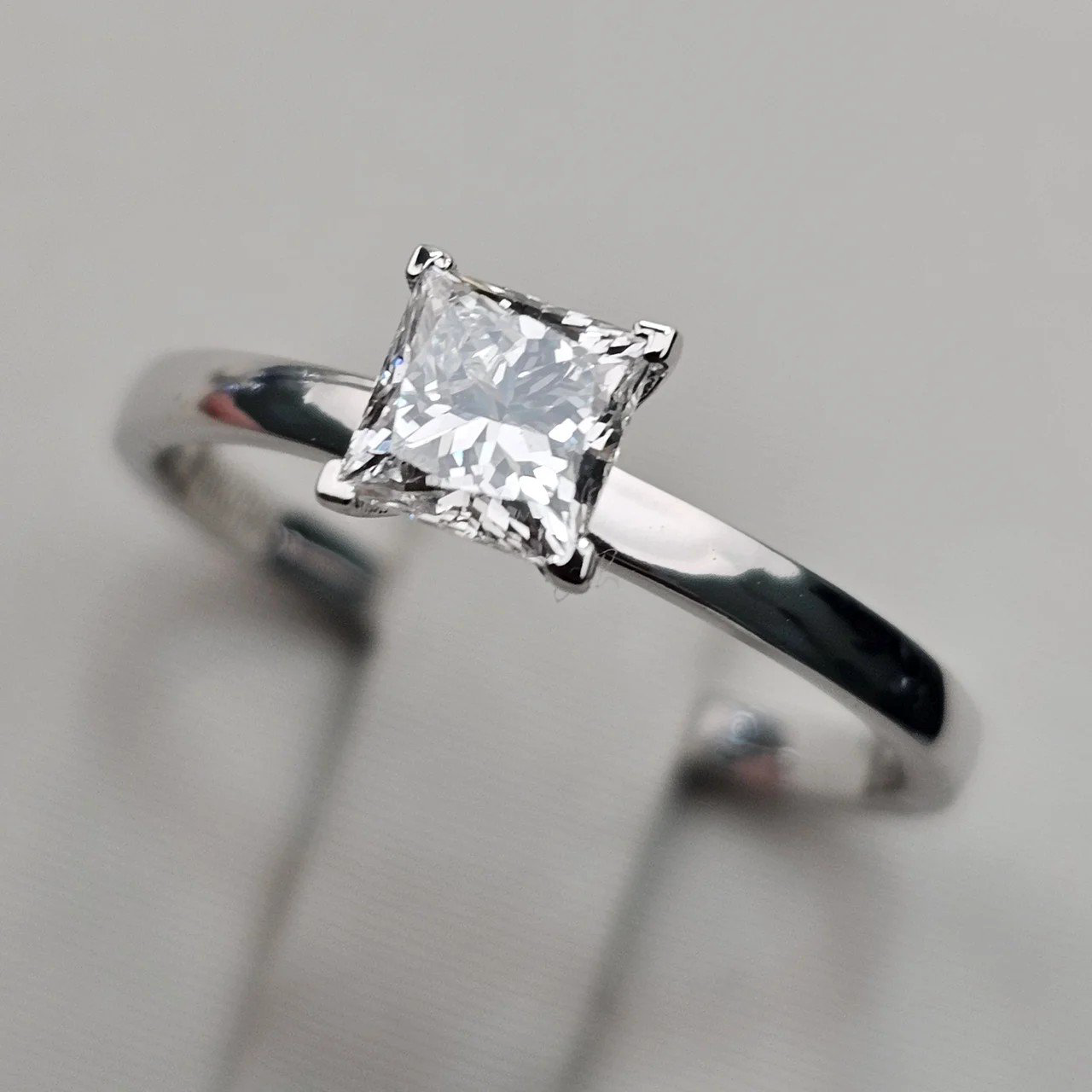 Кольцо Deimantas 111995477 16,5р 0,59ct. купить,NaN