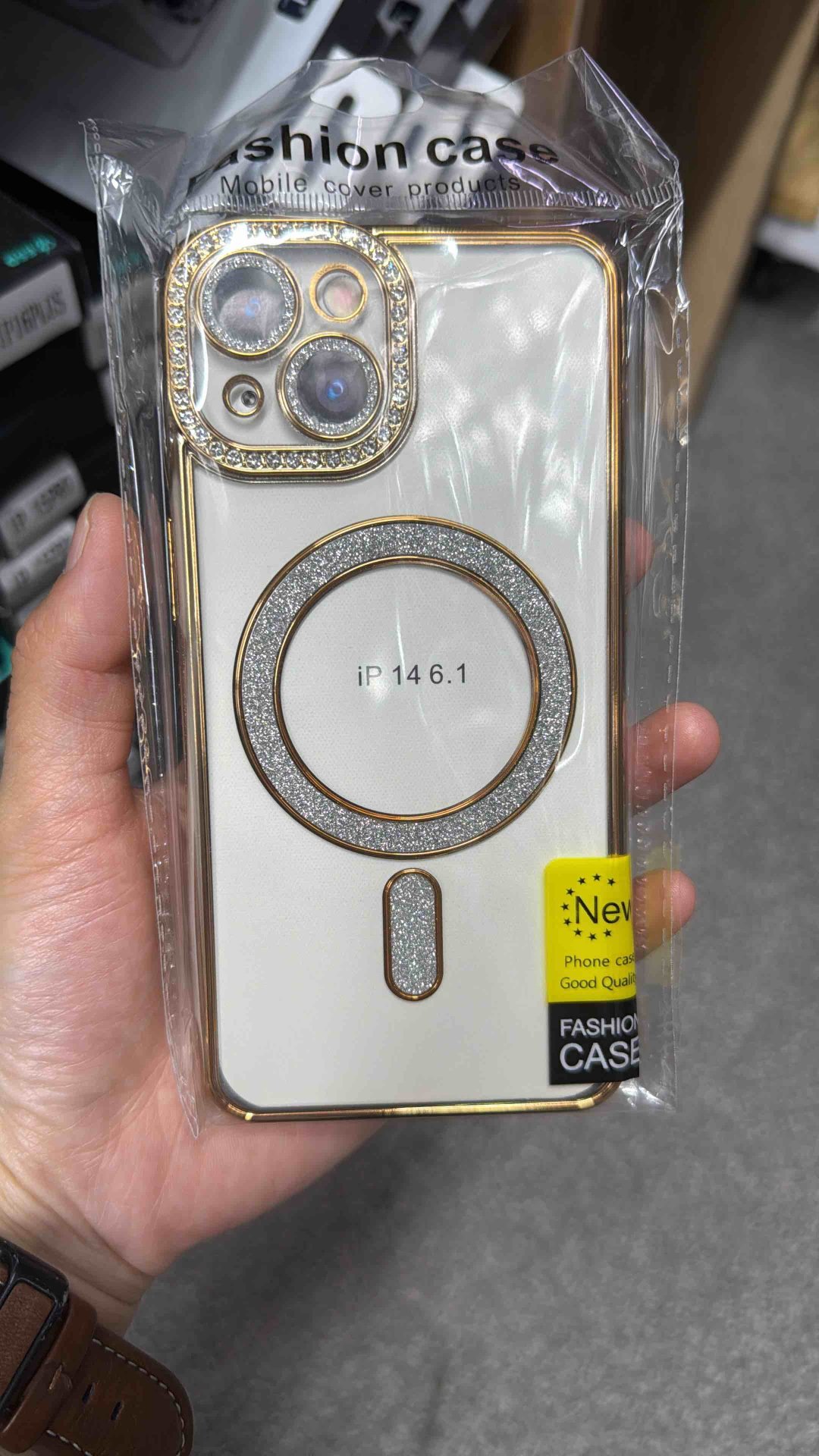 Чехол Nomad для Apple iPhone 13, iPhone 14 золотистый купить,963
