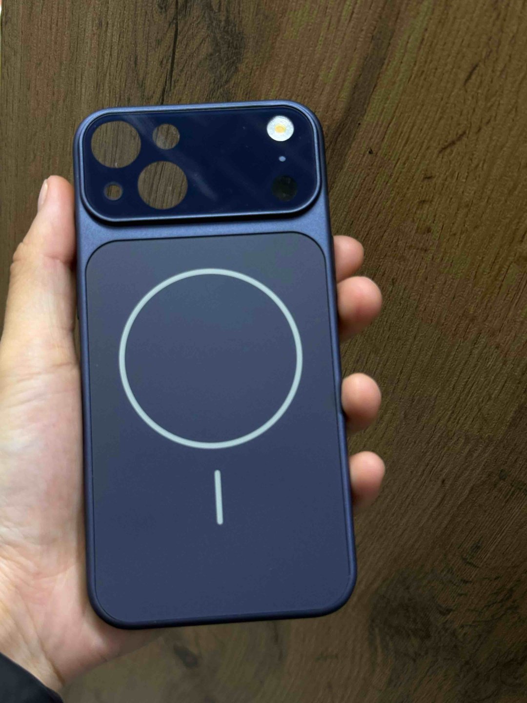 Чехол Nomad для Apple iPhone 15 темно-синий - ForteMarket Чехол Nomad для Apple iPhone 15 темно-синий купить,1395