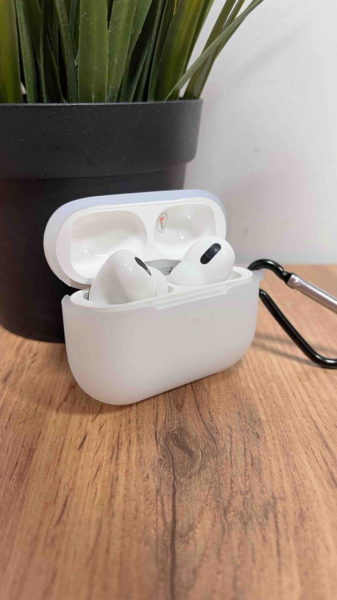 Чехол для Apple AirPods Pro, AirPods Pro 2 белый, прозрачный